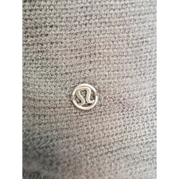 Lululemon Knit Sweater Top SZ S/M Long Sleeve Thumbholes Crewneck Black Flawed* - Picture 5 of 9